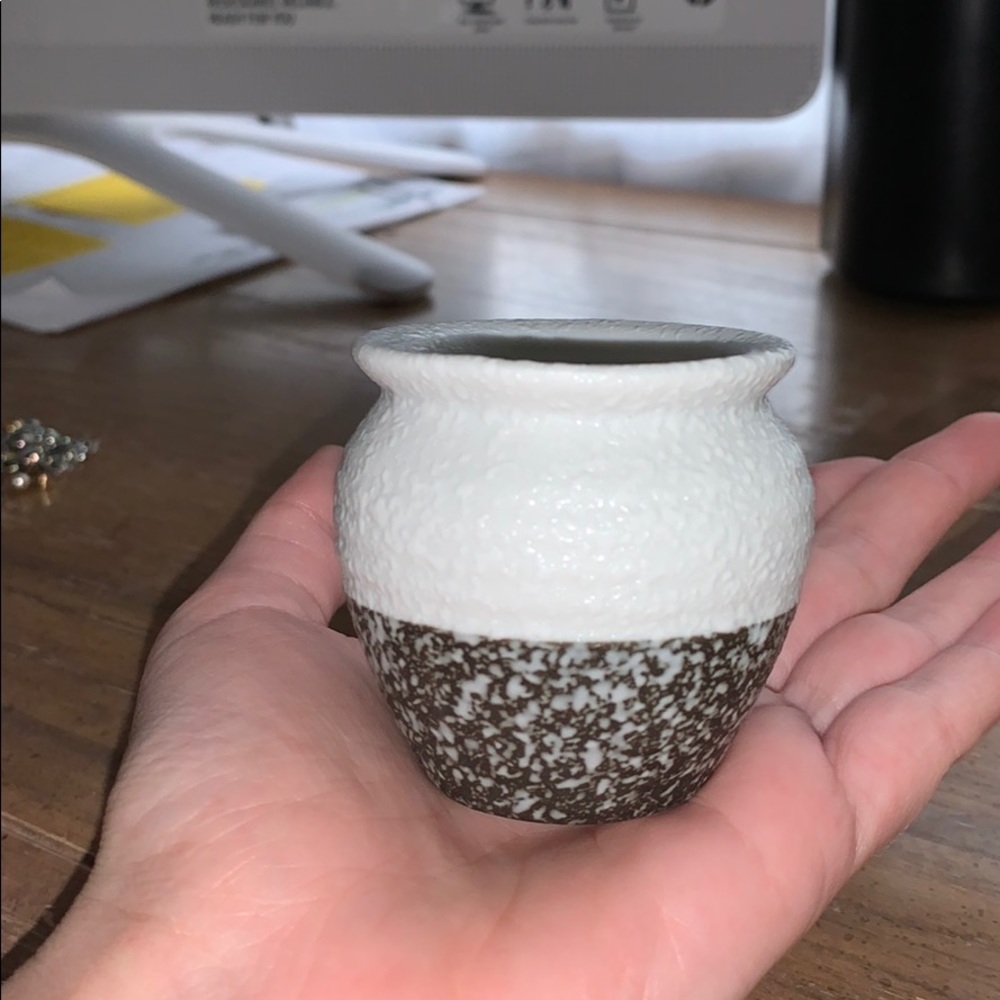 Two Small Ceramic Pots - Picture 3 of 4